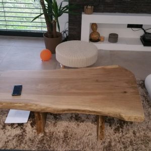 table de salon en bois brut